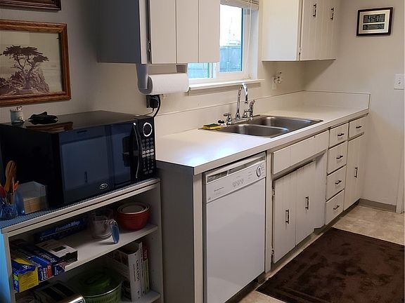 4th image of 4119 224th St E