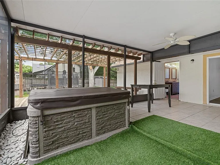 308 Silver Pine Dr — Photo 32