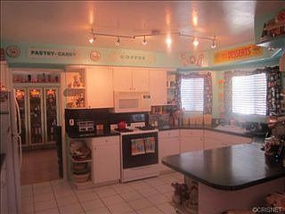 3rd image of 11433 Stagg St
