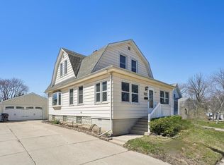 1211 S 96th St, West Allis, WI 53214