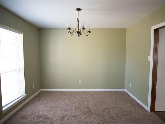 5th image of 240 Normal Park Dr