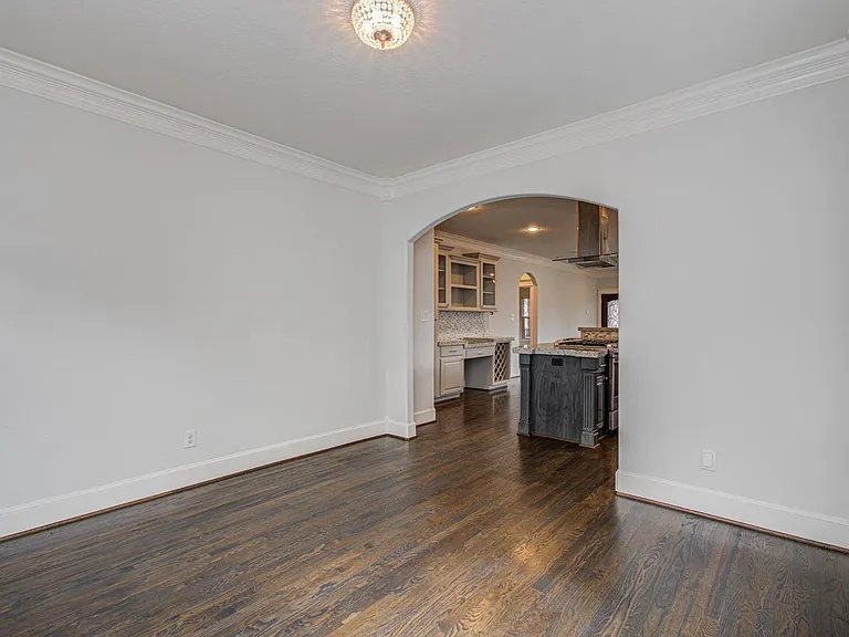 1012 Robbie St — Photo 18