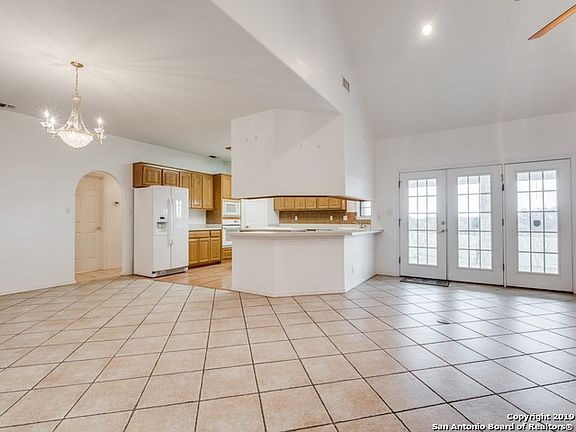 5th image of 1020 E Marshall Ln