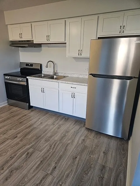 Building Photo - 1700 Beechwood Ave NE #13