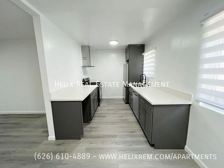 One Month Free Glendale 2br/1ba Gem! — Photo 2