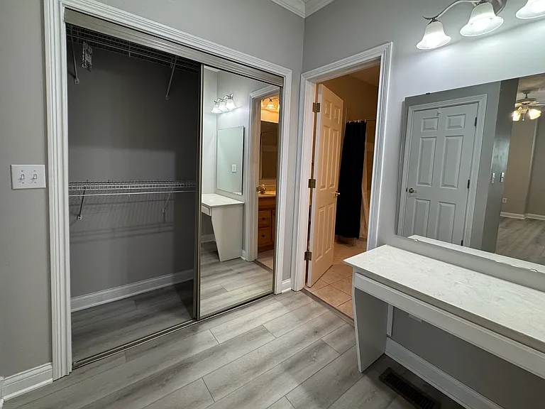 1442 Oakhill Dr — Photo 15