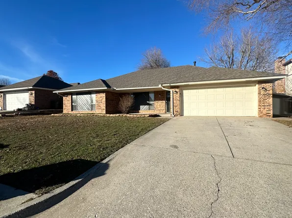 325 E Platt Dr, Yukon, OK 73099