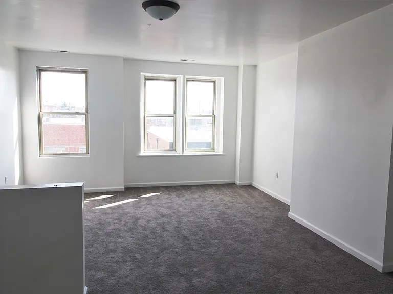2516 N. Charles St. — Photo 2