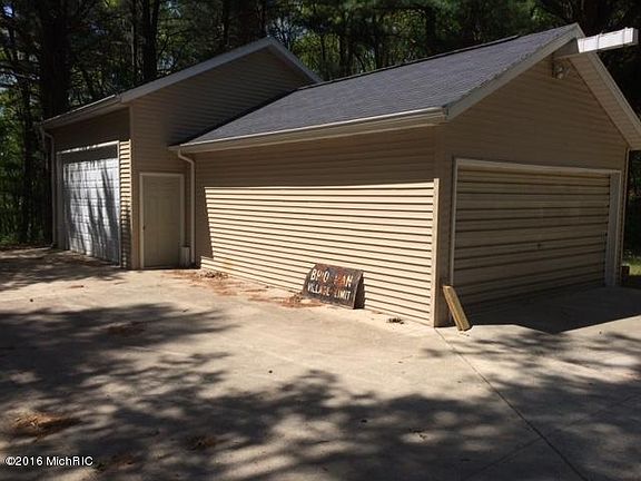 4th image of 2033 Fawn Ave