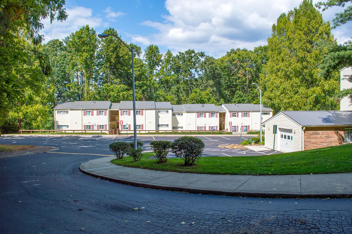 Building Photo - Pine Ridge Apartments