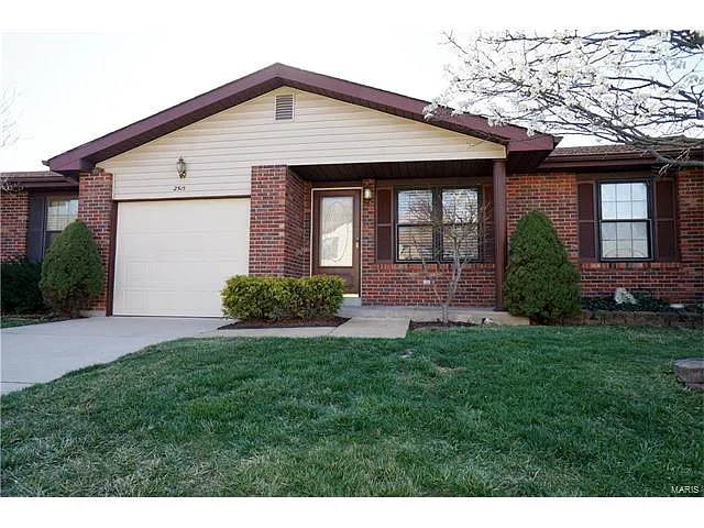 2515 Tanglewood Dr photo 1