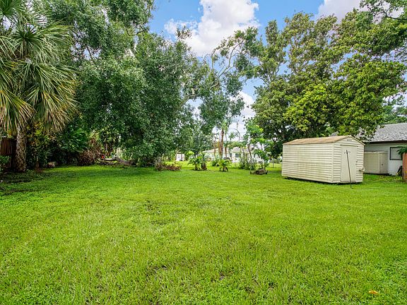 4th image of 1540 Alhambra Dr #B