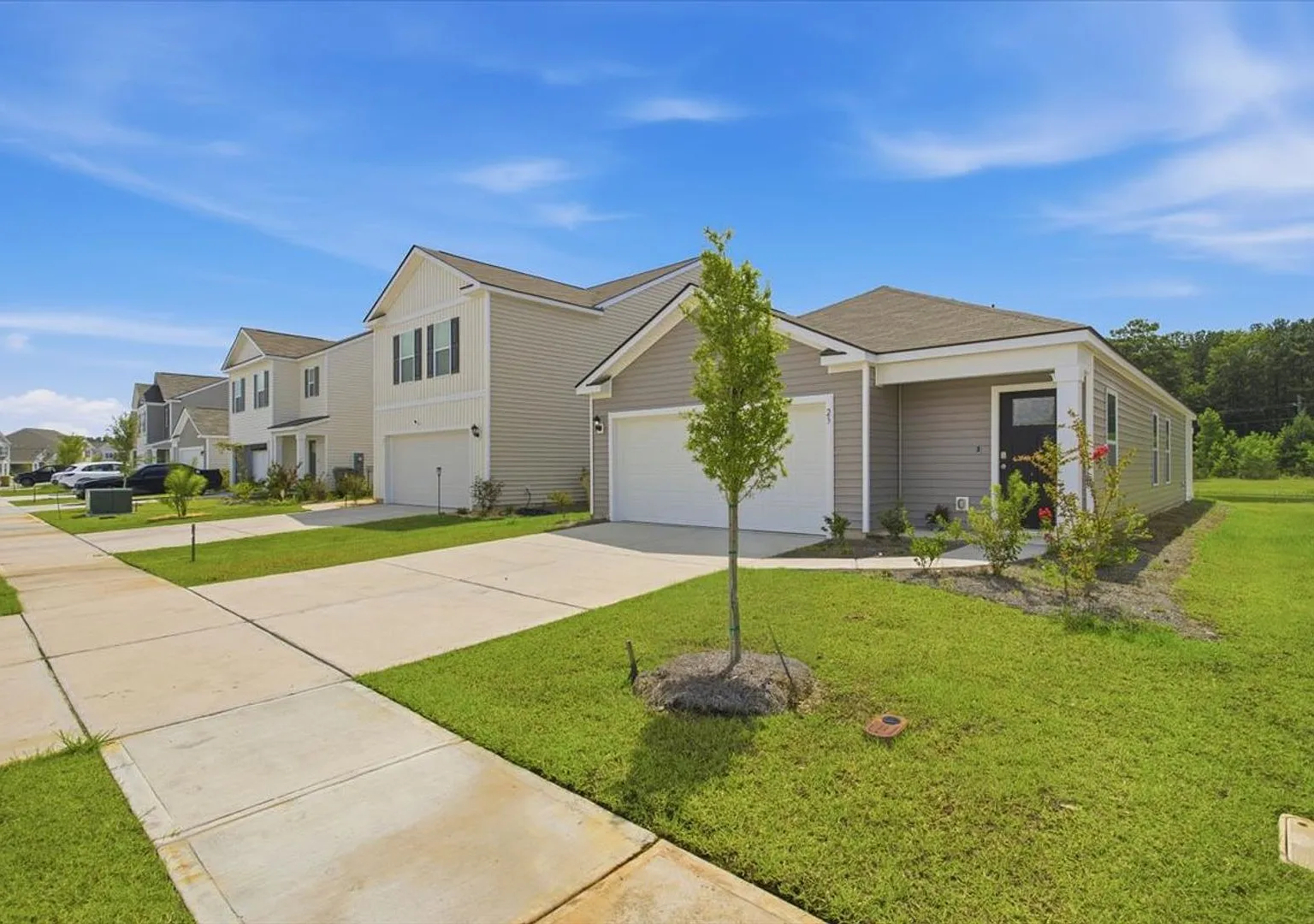 3 Bedrooms | 2 Bathrooms | 2-Car Garage | Pet Friendly — Photo 1