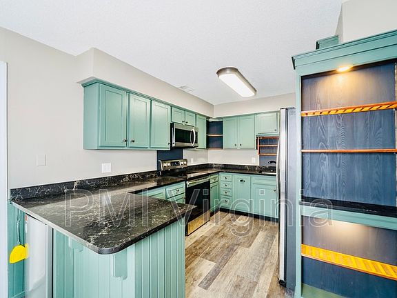 2nd image of 6201 Lippizan Cir
