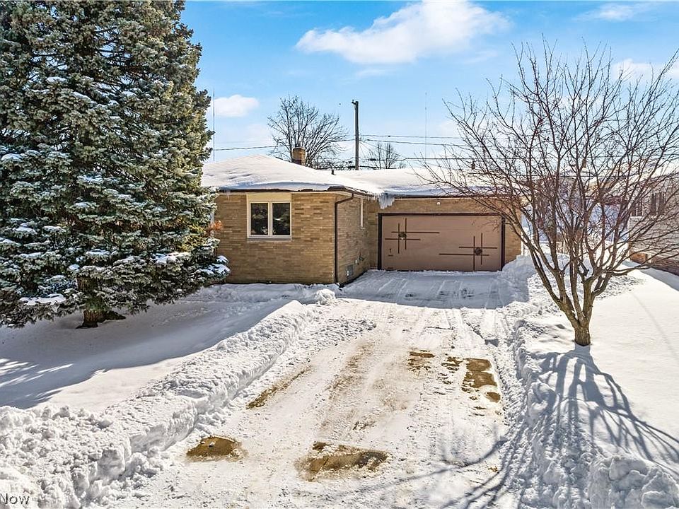 1st image of 2921 Woodlawn Dr