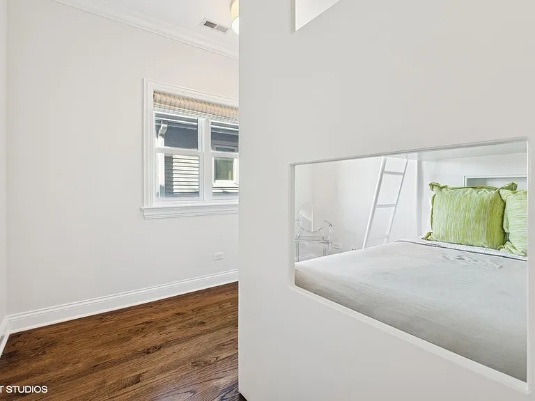 1215 W Barry Ave #3 — Photo 33