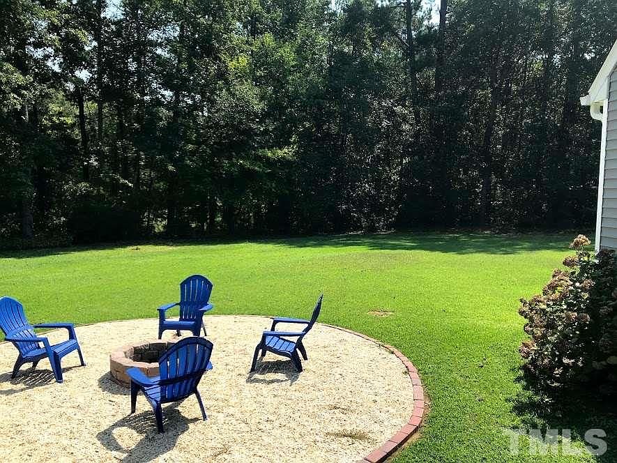 2nd image of 256 Hillsdale Dr