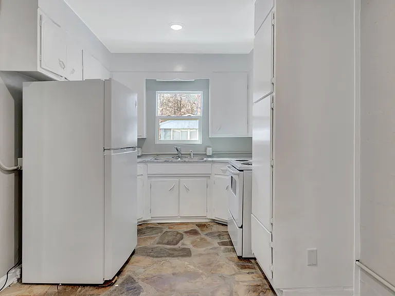 2751 Malvern Ave — Photo 28