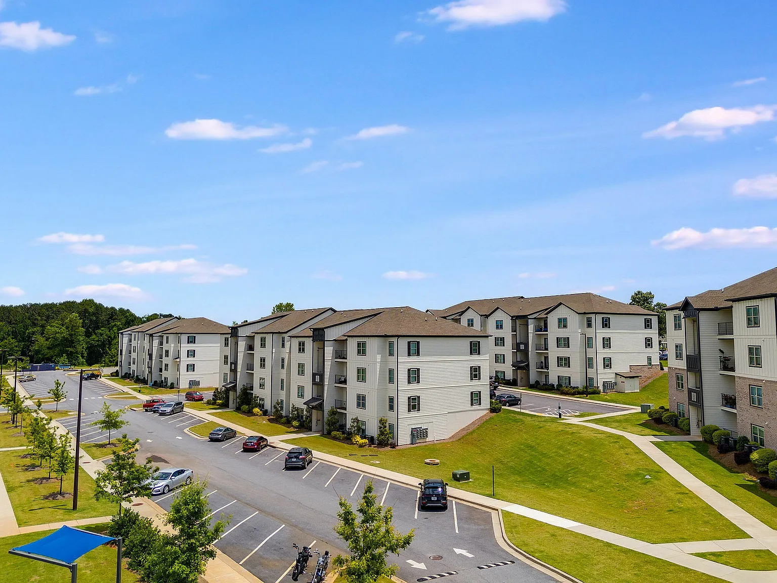 Paragon Luxury Apartments — Photo 4