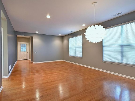 5th image of 14248 Newport Cir