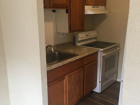 5th image of 5860 Roosevelt Pl APT 2