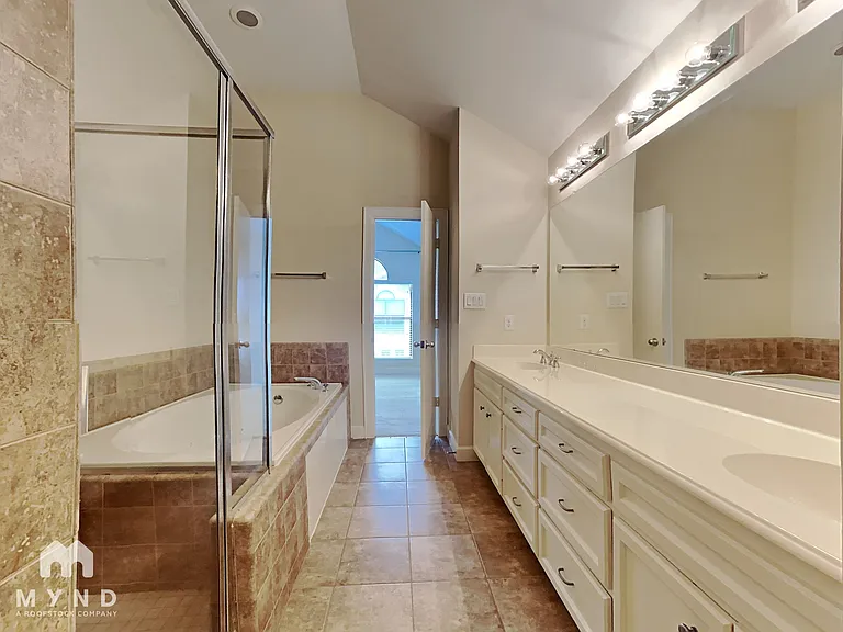 648 Westcross St #805 — Photo 7
