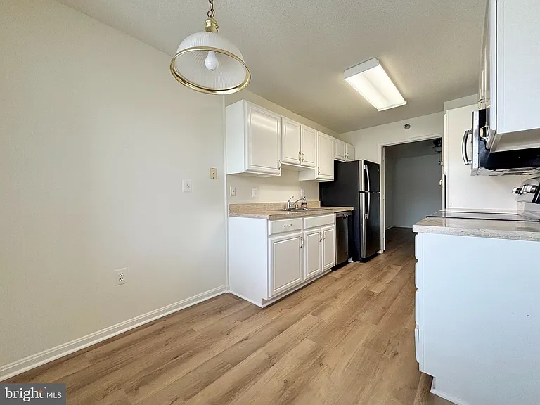 14800 Pennfield Cir #408 — Photo 3