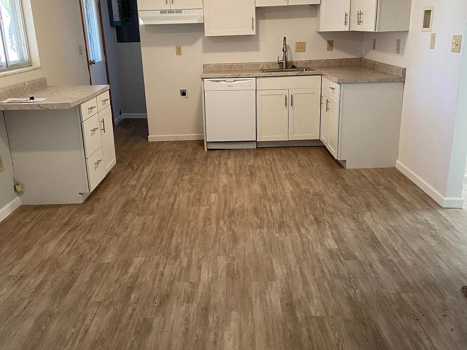 3 bed, 1.5 bath, 1756 sqft, $1,960 — Photo 3