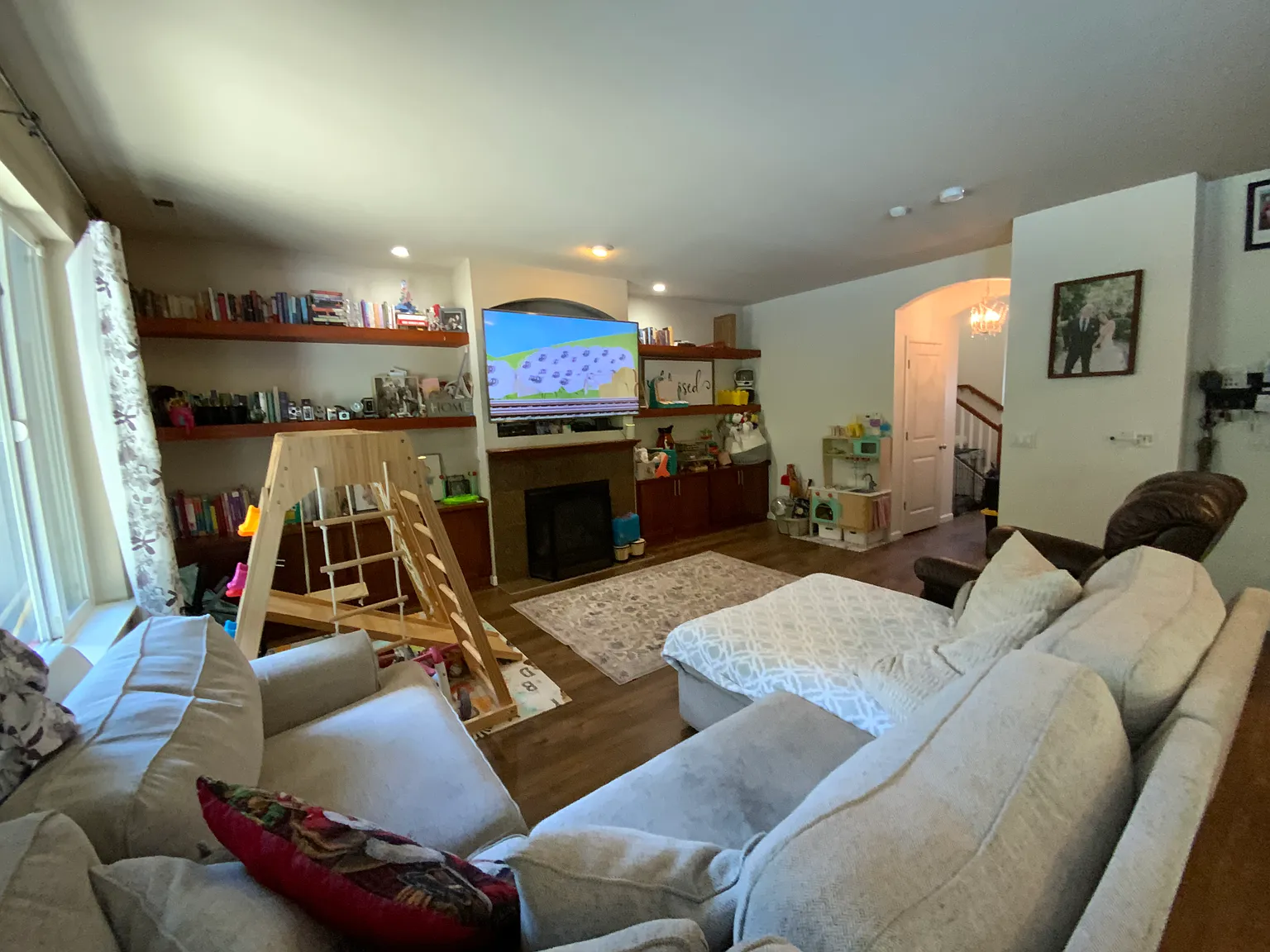 4 bed, 1950 sqft, $3,300 — Photo 3