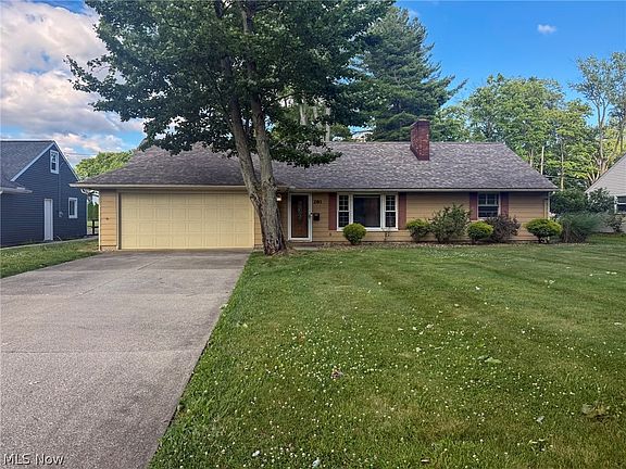 2nd image of 281 Cardinal Dr