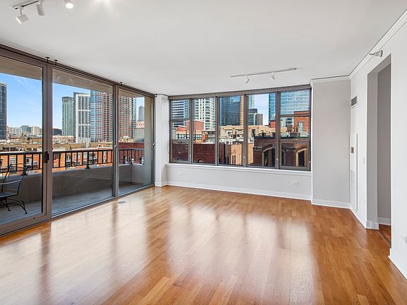 5th image of 200 N Jefferson St APT 806