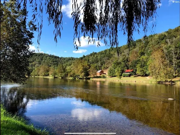 75-3-37 Grayson Pkwy, Independence, VA 24348