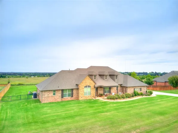 4741 Hillside Ln, Edmond, OK 73025