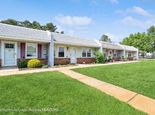 6 Regent Cir, Brick, NJ 08723