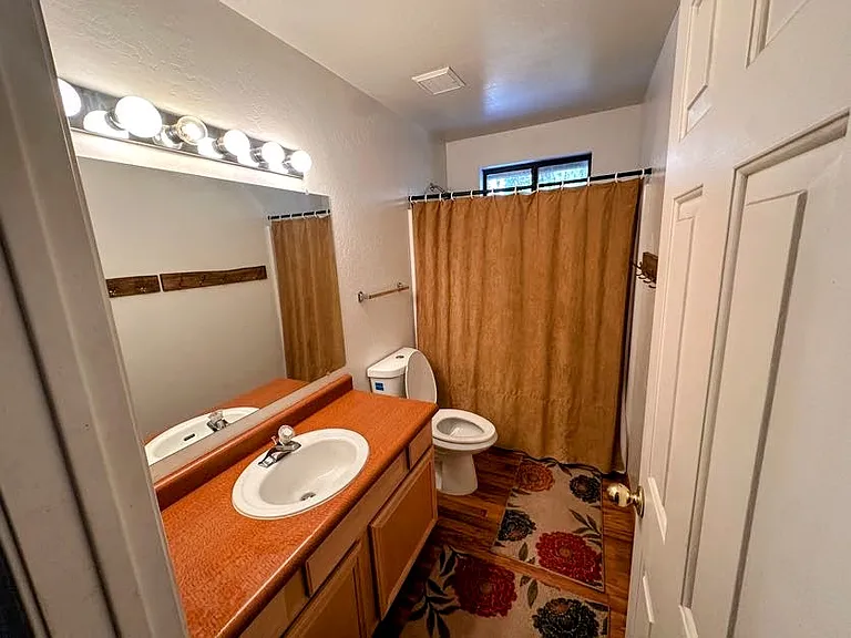 Upstairs Full Bath