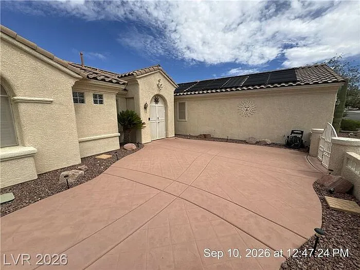2 bed, 2.5 bath, 2458 sqft, $3,095 — Photo 4
