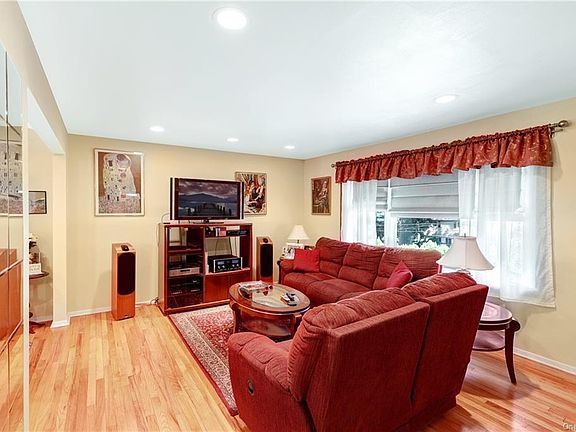 2nd image of 69 Sherwood Ave