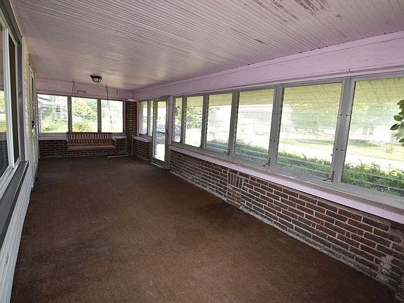 3rd image of 6414 N Main St