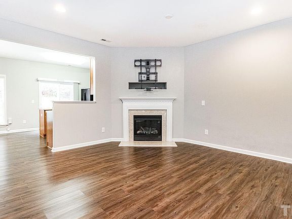 2nd image of 304 Anterbury Dr