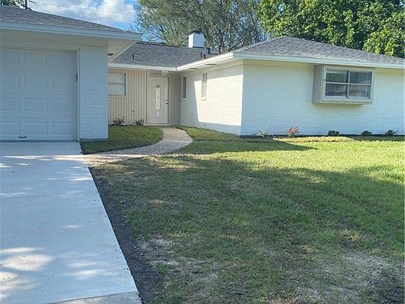 3rd image of 3503 Hillcrest Cir