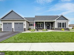208 Pebble Dr, Elizabethtown, PA 17022
