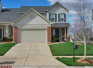 630 Hawk Run Dr, O'Fallon, MO 63368