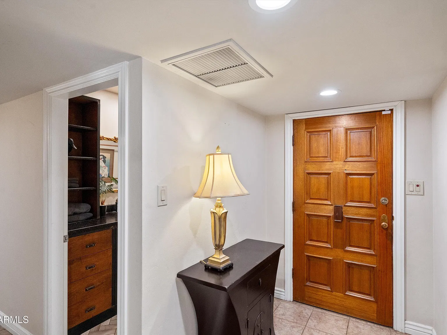 3 bed, 3.0 bath, 2204 sqft, $4,000 — Photo 3