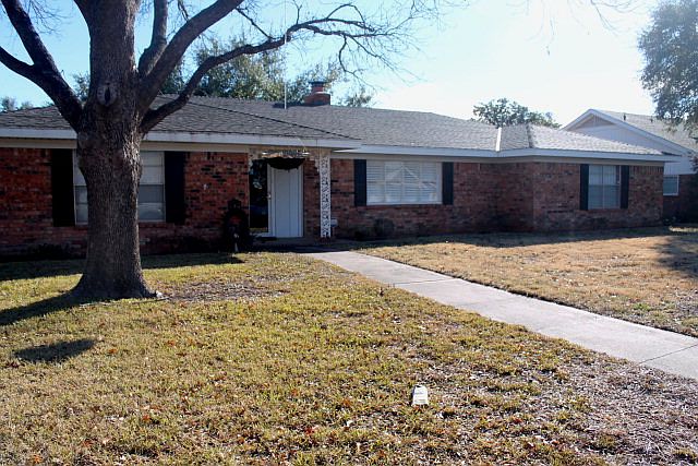 1st image of 2827 Auburn Dr