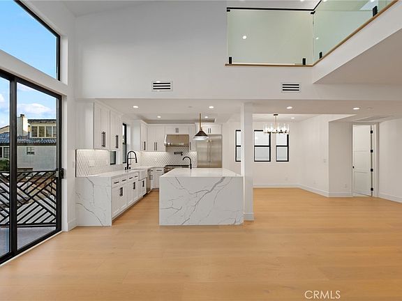 5th image of 110 S Irena Ave #B