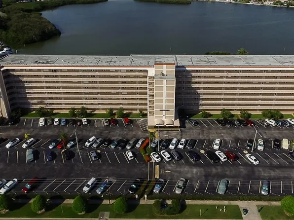 1847 Shore Dr S APT 209, South Pasadena, FL 33707