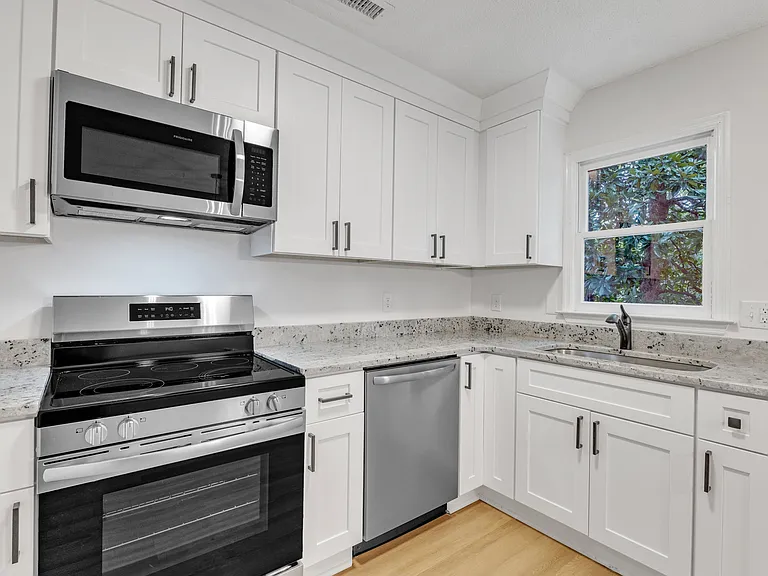 104 N Franklin St #106 — Photo 14