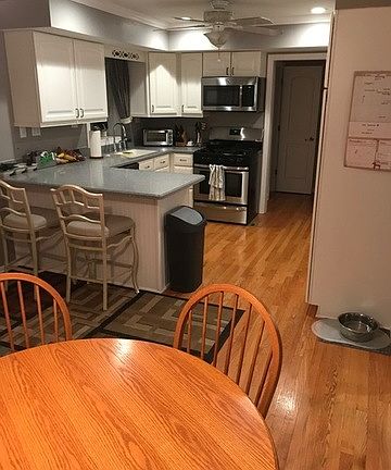 3rd image of 29W601 Prairie Ave
