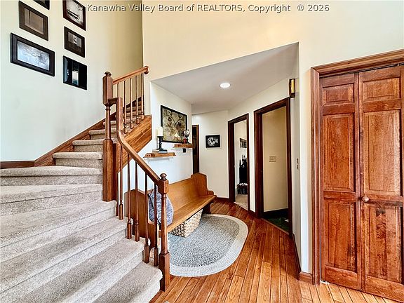 5th image of 46 Shannon Dr