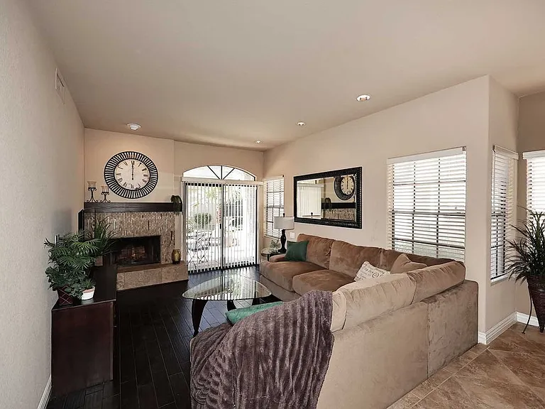 10019 E Mountain View Rd #1092 — Photo 4